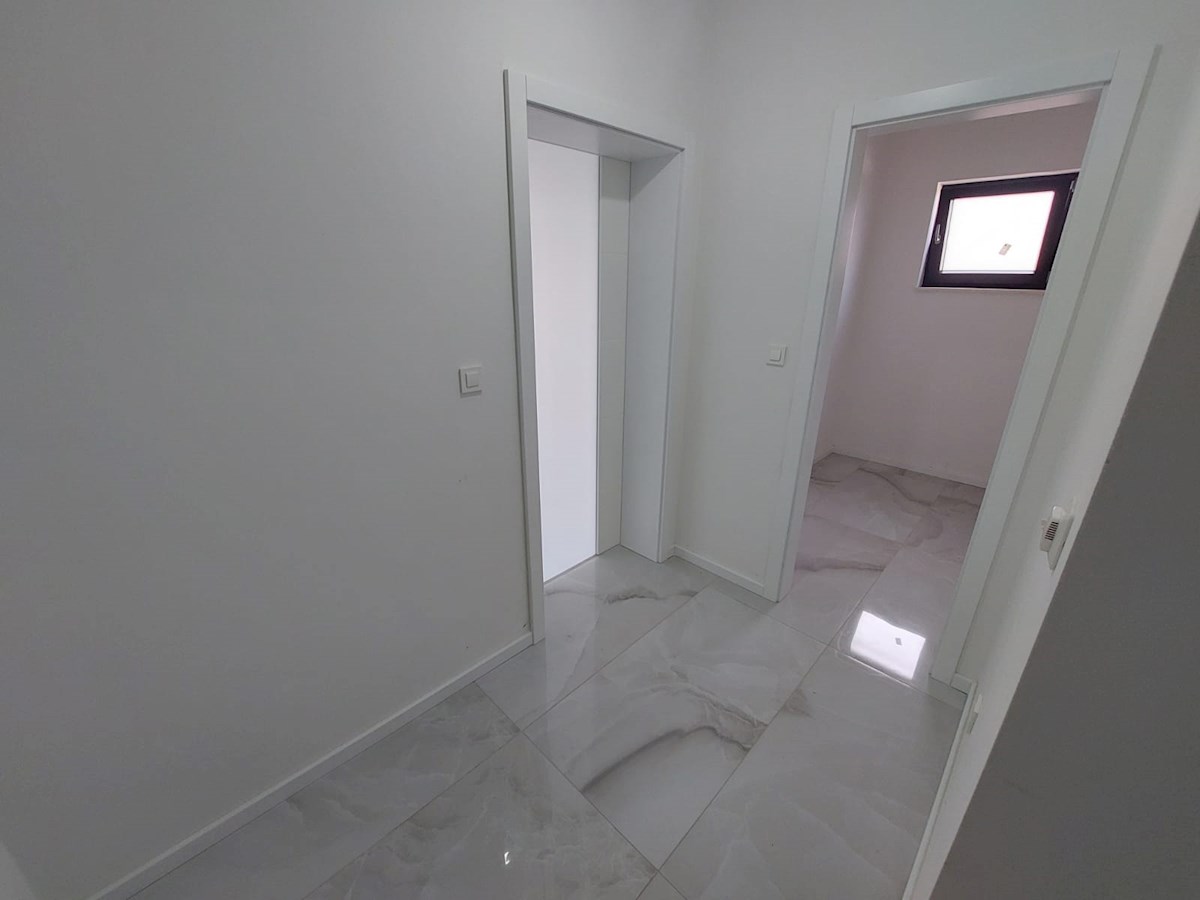 Vodice, dvosobni apartmaji v novogradnji