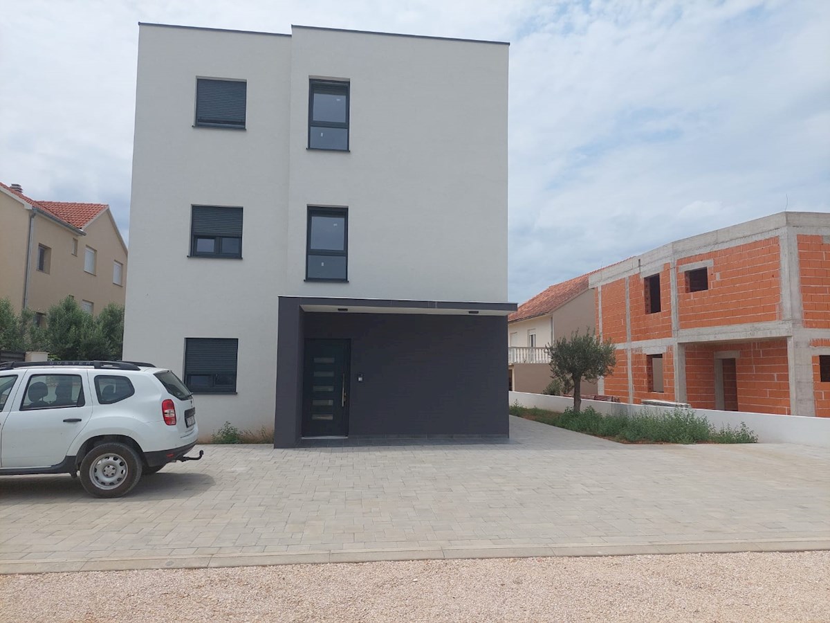 Vodice, dvosobni apartmaji v novogradnji