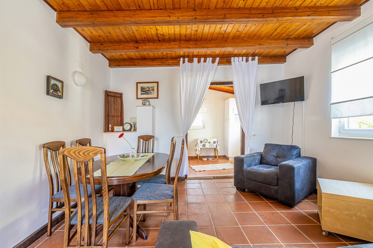 Hiša Vrh, Krk, 74m2