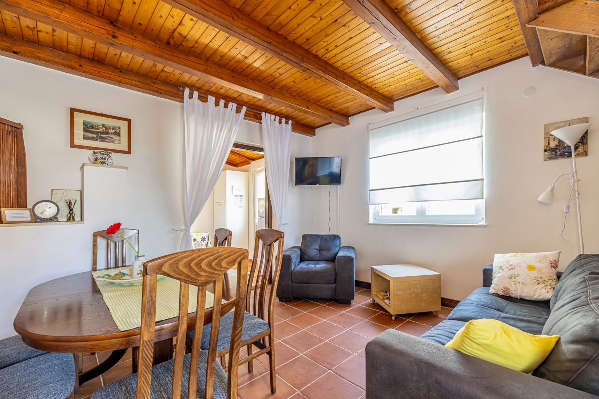Hiša Vrh, Krk, 74m2