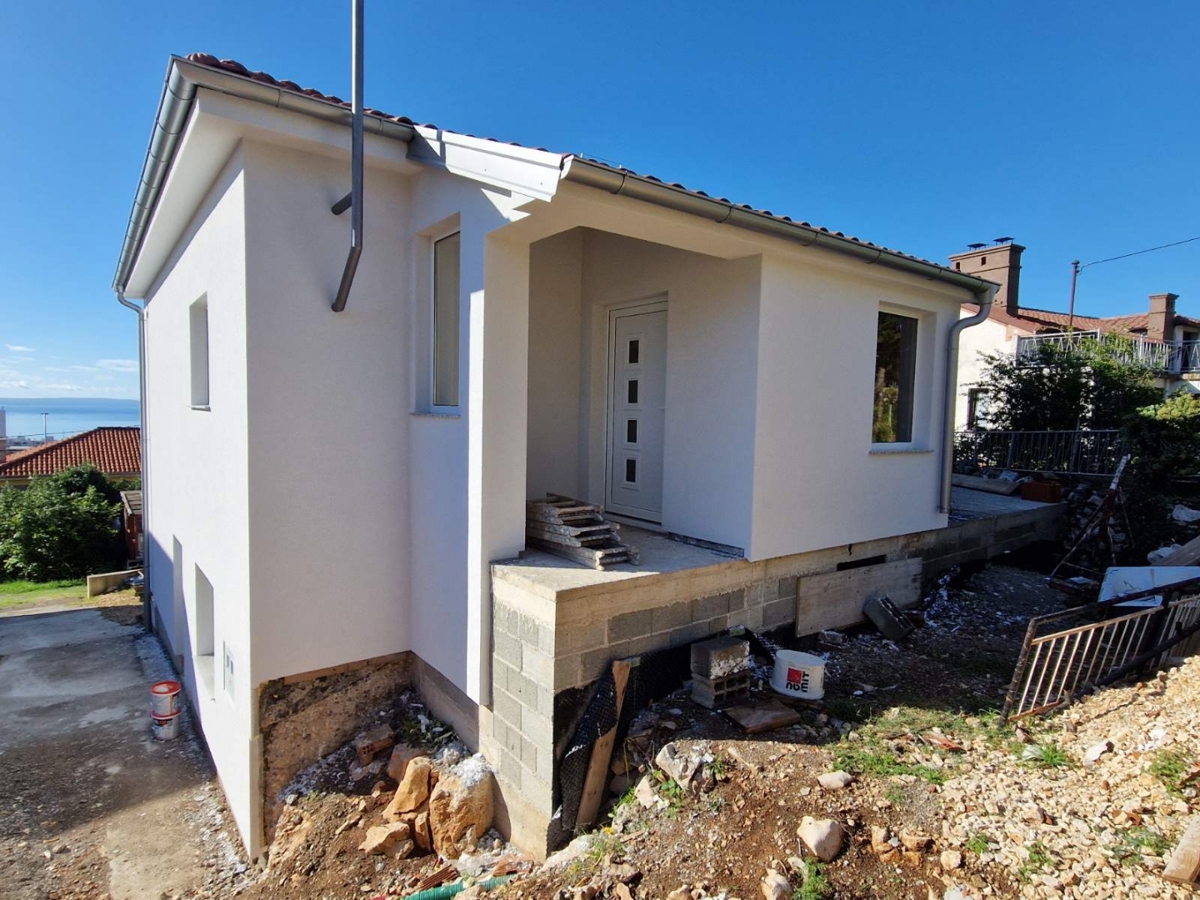 RIJEKA, VOJAK - Hiša z dvema stanovanjema v nedokončani fazi