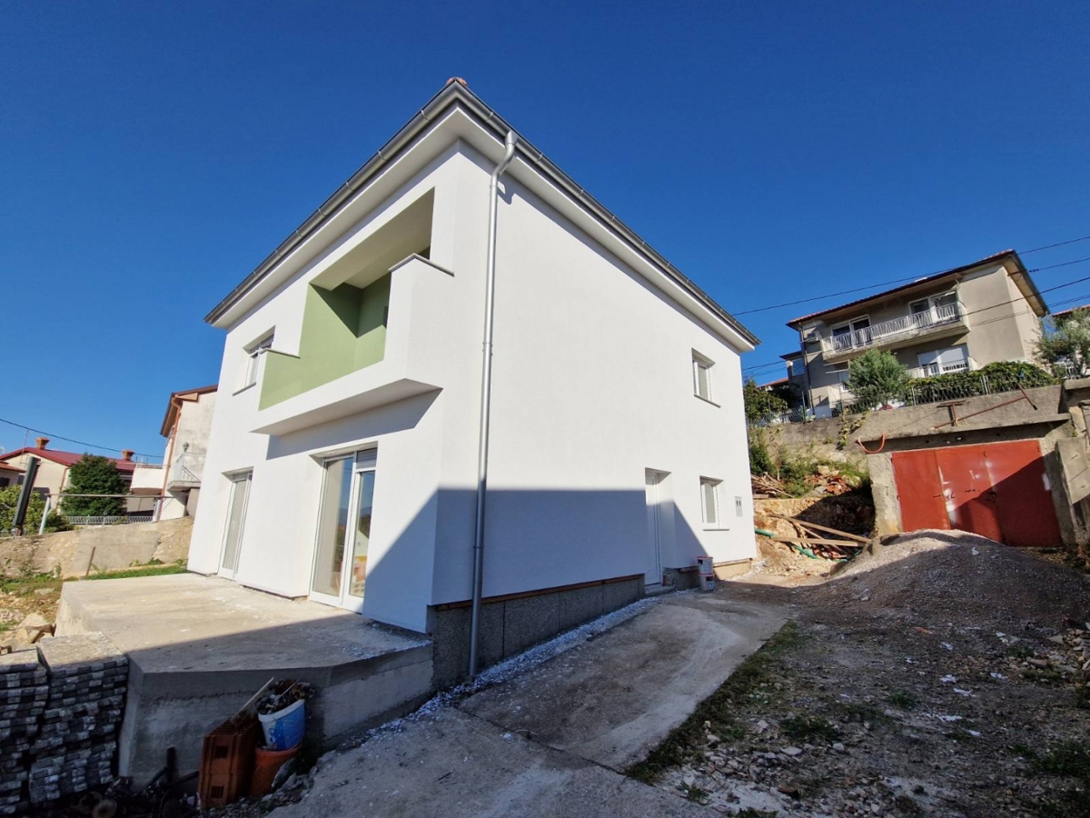 RIJEKA, VOJAK - Hiša z dvema stanovanjema v nedokončani fazi