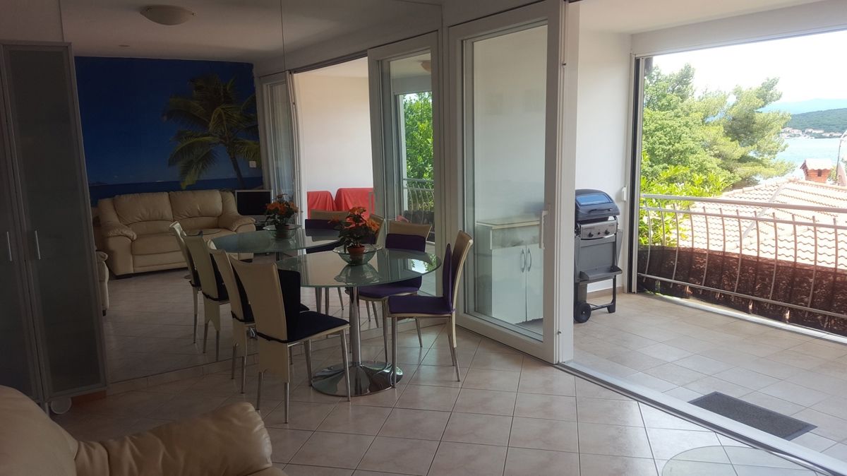 UVALA SOLINE - Apartma 60 metrov od morja