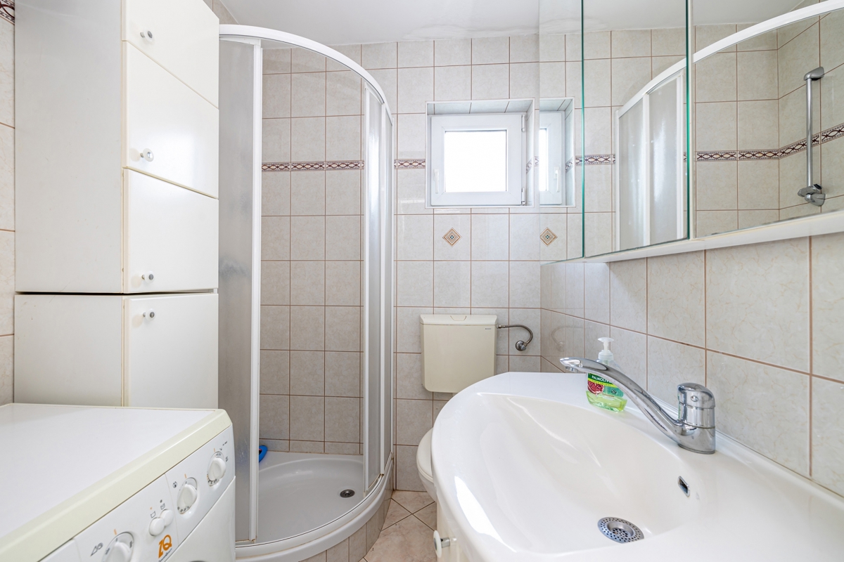 UVALA SOLINE - Apartma 60 metrov od morja