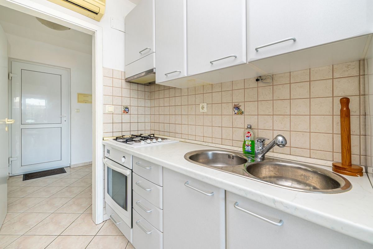UVALA SOLINE - Apartma 60 metrov od morja