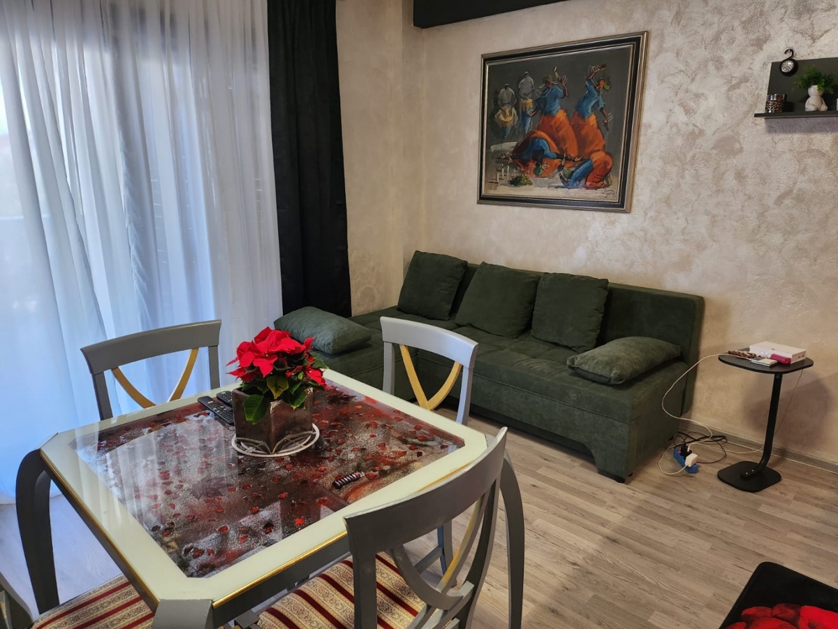 MALINSKA, PORAT - Dvosobno stanovanje z vrtom in garažo