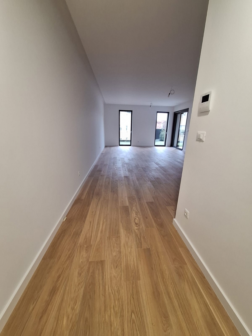 MAKSIMIR, Jordanovac - Premium trisobno stanovanje v pritličju z zasebnim vrtom in garažo