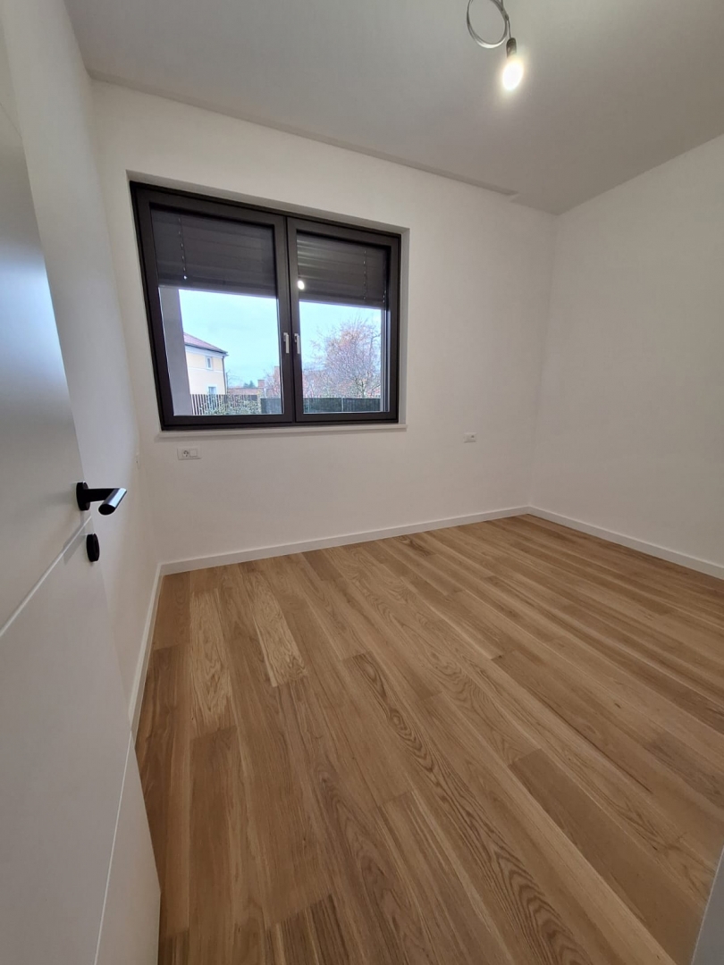 MAKSIMIR, Jordanovac - Premium trisobno stanovanje v pritličju z zasebnim vrtom in garažo