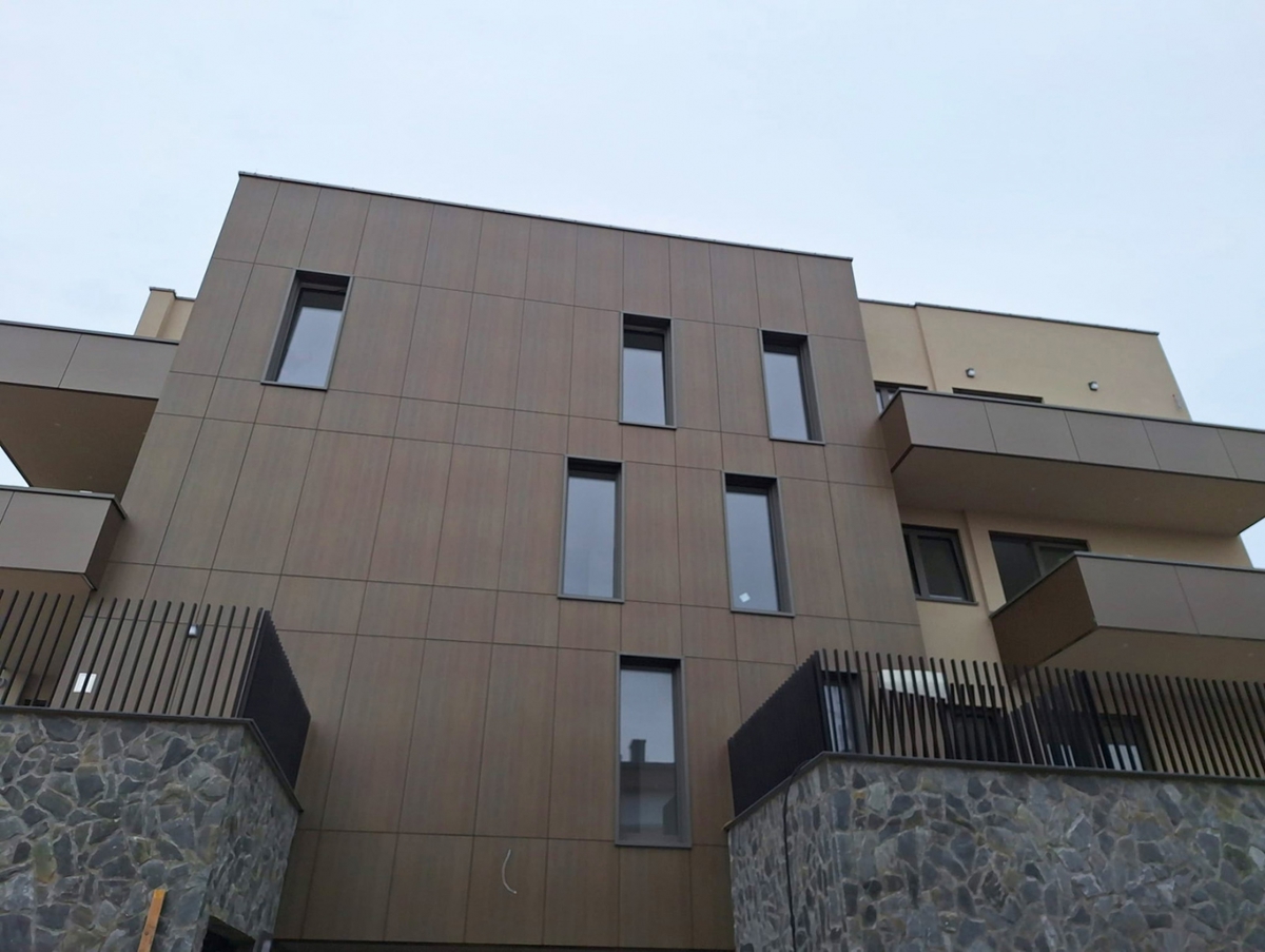MAKSIMIR, Jordanovac - Premium trisobno stanovanje v pritličju z zasebnim vrtom in garažo