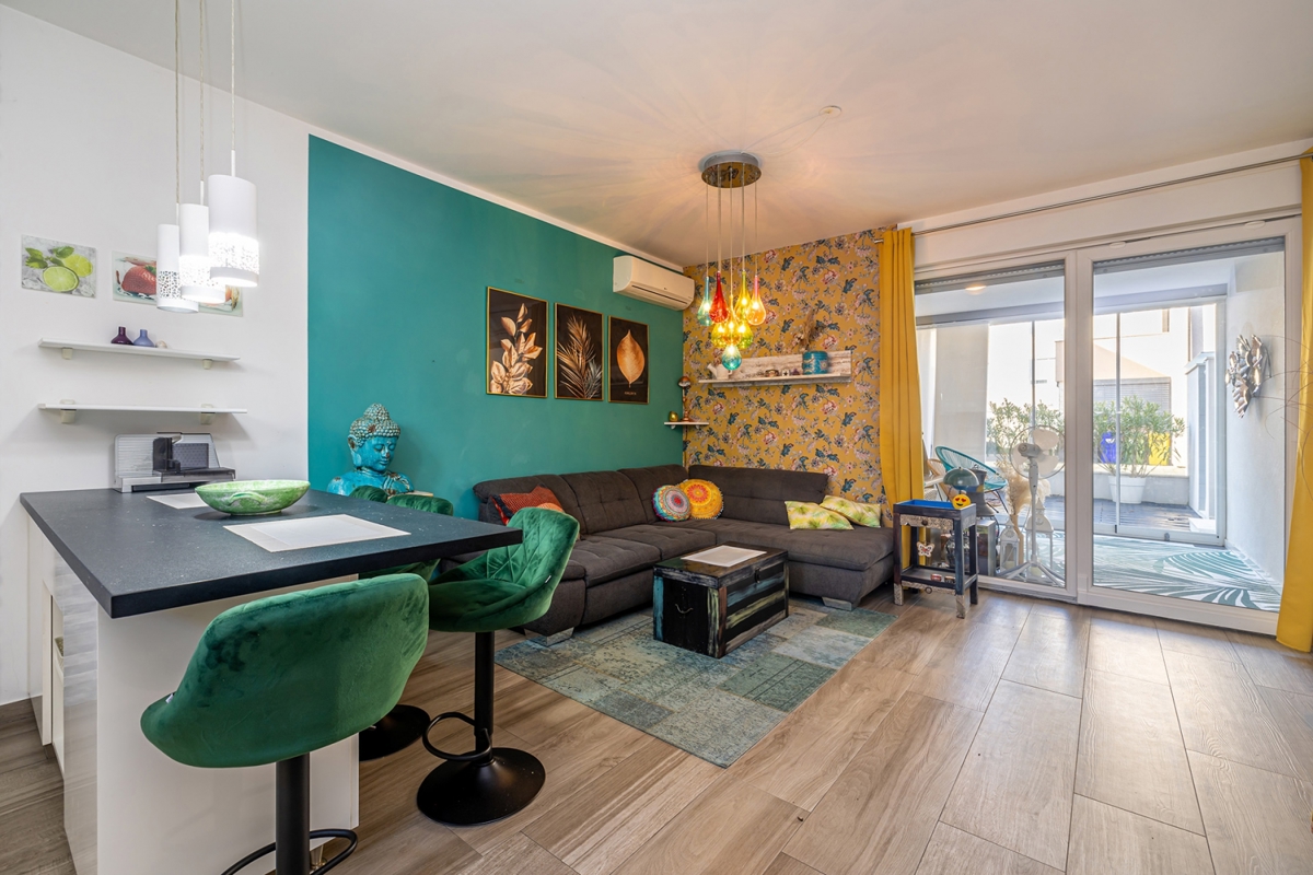 OTOK KRK, NJIVICE - dvonadstropno stanovanje 150 metrov od plaže