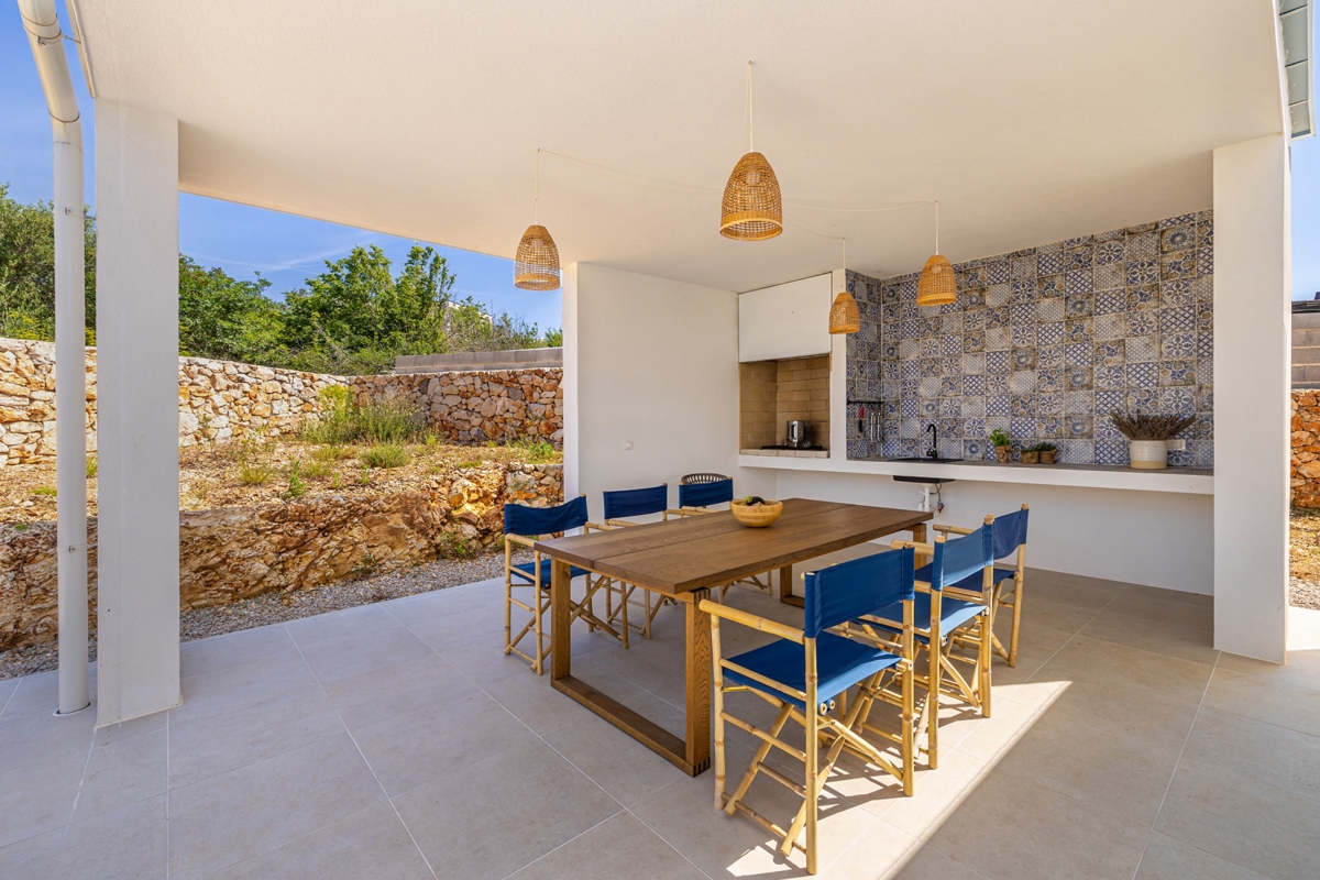 OTOK KRK, Šotovento - Luksuzna moderna vila z bazenom in pogledom na morje 