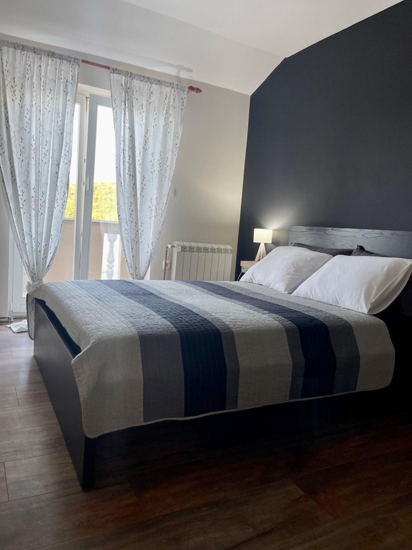 OTOK CRES, VALUN - Apartma prva vrsta do morja!