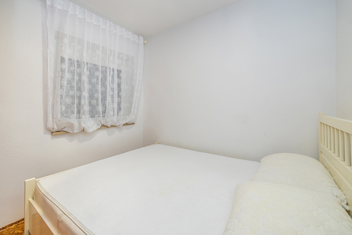 OTOK KRK - Hiša dvojček z dvema apartmajema