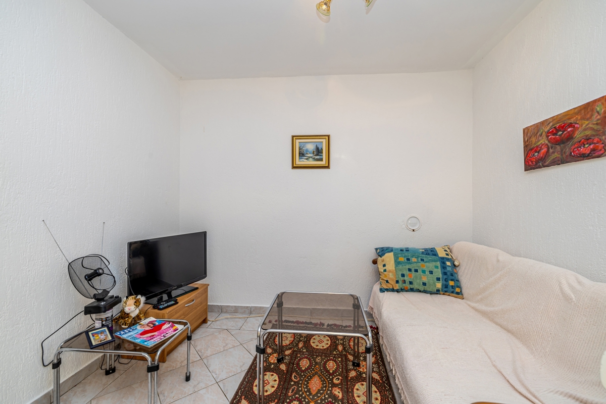 OTOK KRK - Hiša dvojček z dvema apartmajema
