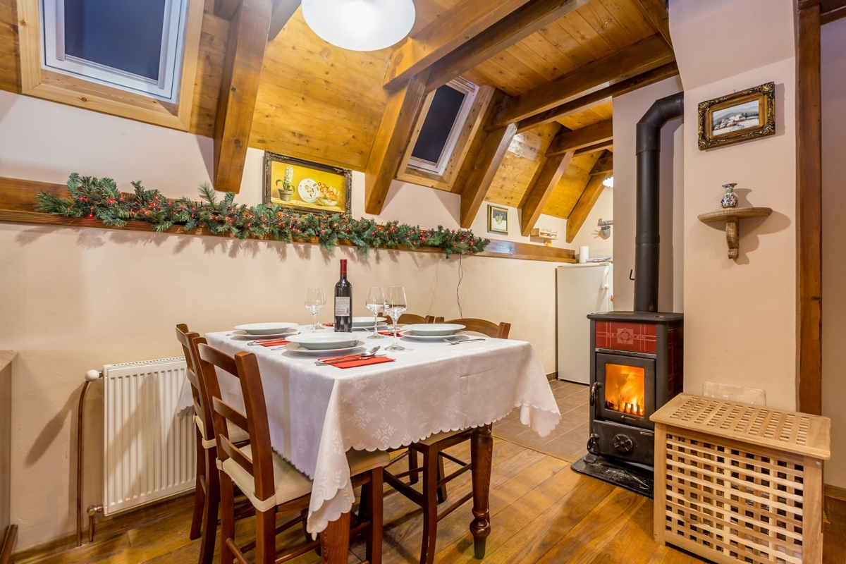 GORSKI KOTAR, LIČ - Planinska hiša z wellnessom