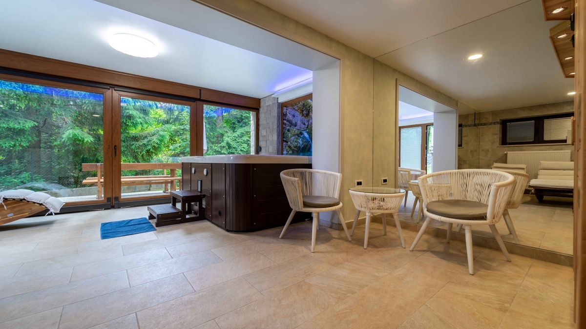 GORSKI KOTAR, LIČ - Planinska hiša z wellnessom