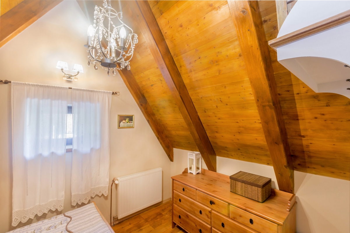GORSKI KOTAR, LIČ - Planinska hiša z wellnessom