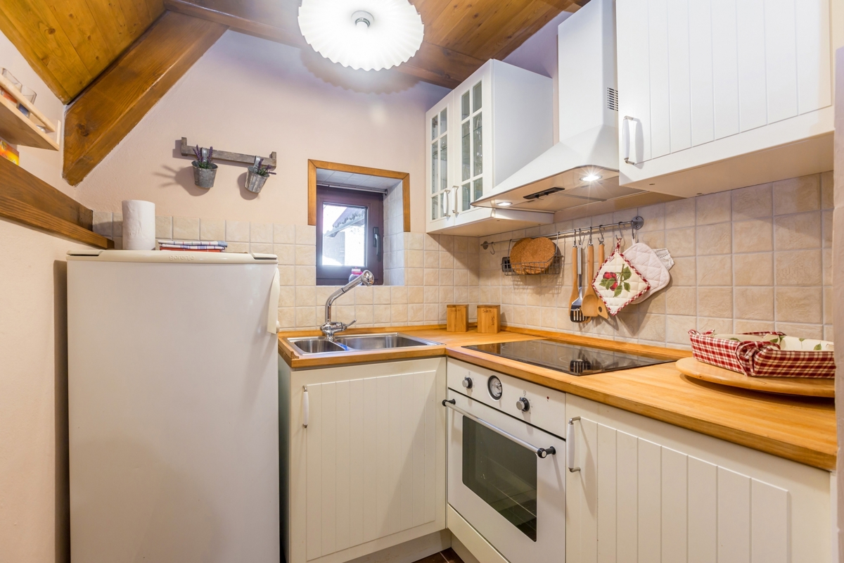 GORSKI KOTAR, LIČ - Planinska hiša z wellnessom