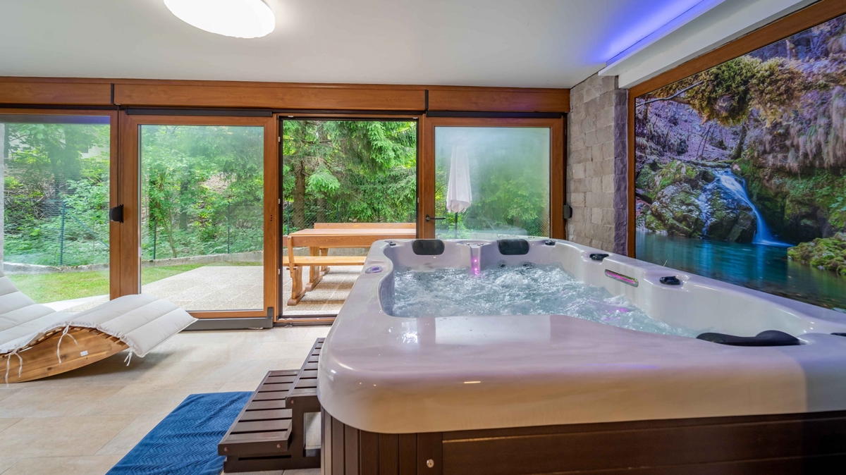 GORSKI KOTAR, LIČ - Planinska hiša z wellnessom