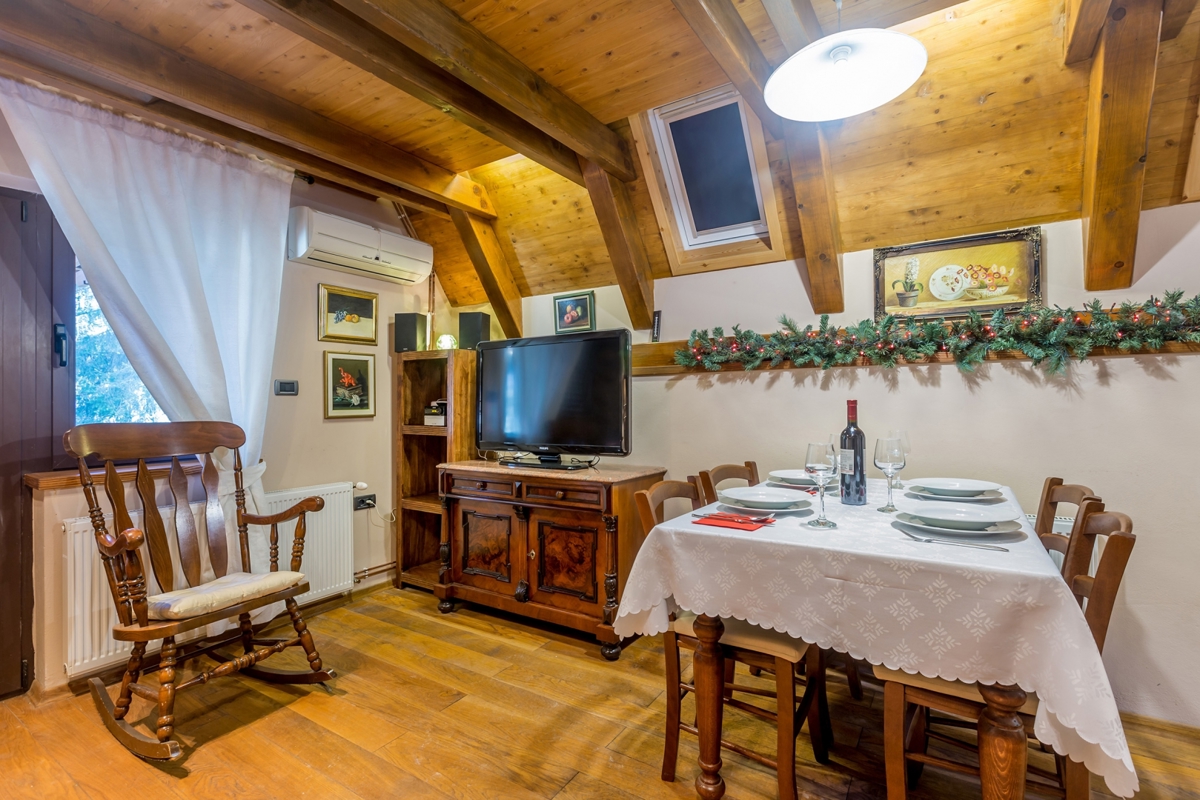 GORSKI KOTAR, LIČ - Planinska hiša z wellnessom