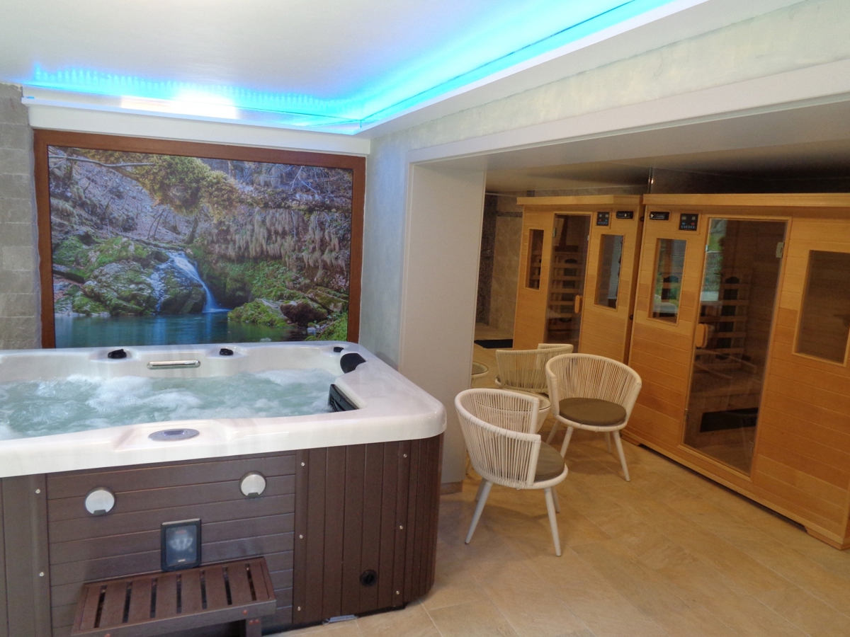 GORSKI KOTAR, LIČ - Planinska hiša z wellnessom