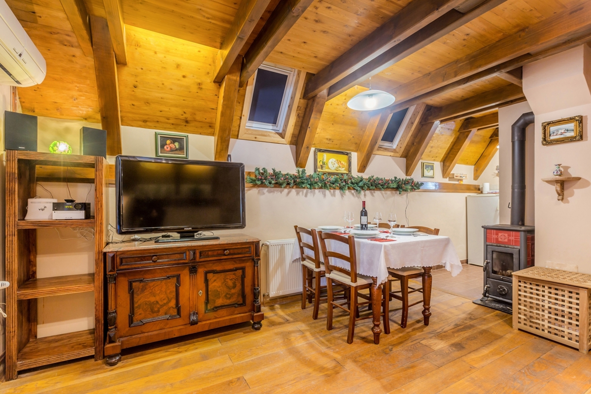 GORSKI KOTAR, LIČ - Planinska hiša z wellnessom