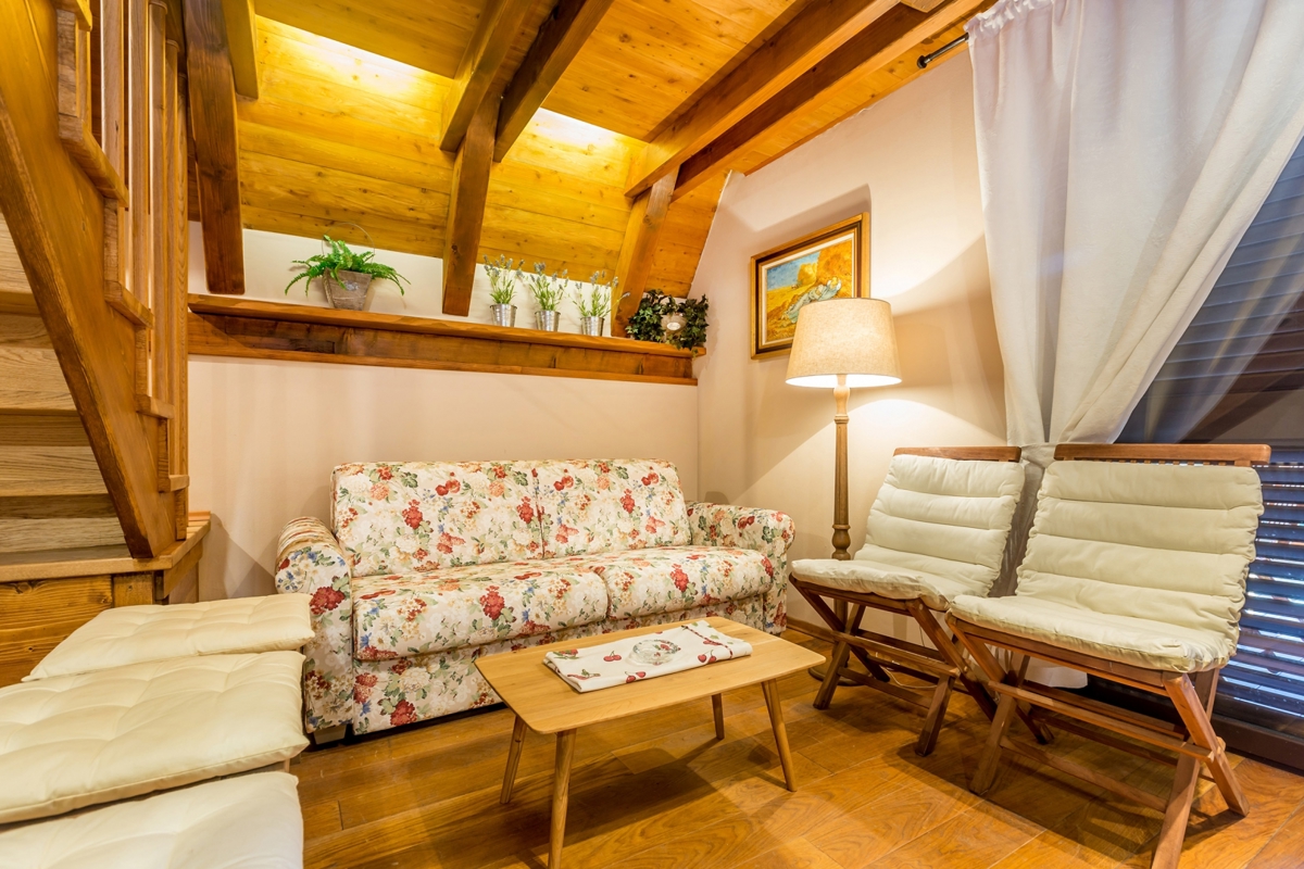 GORSKI KOTAR, LIČ - Planinska hiša z wellnessom