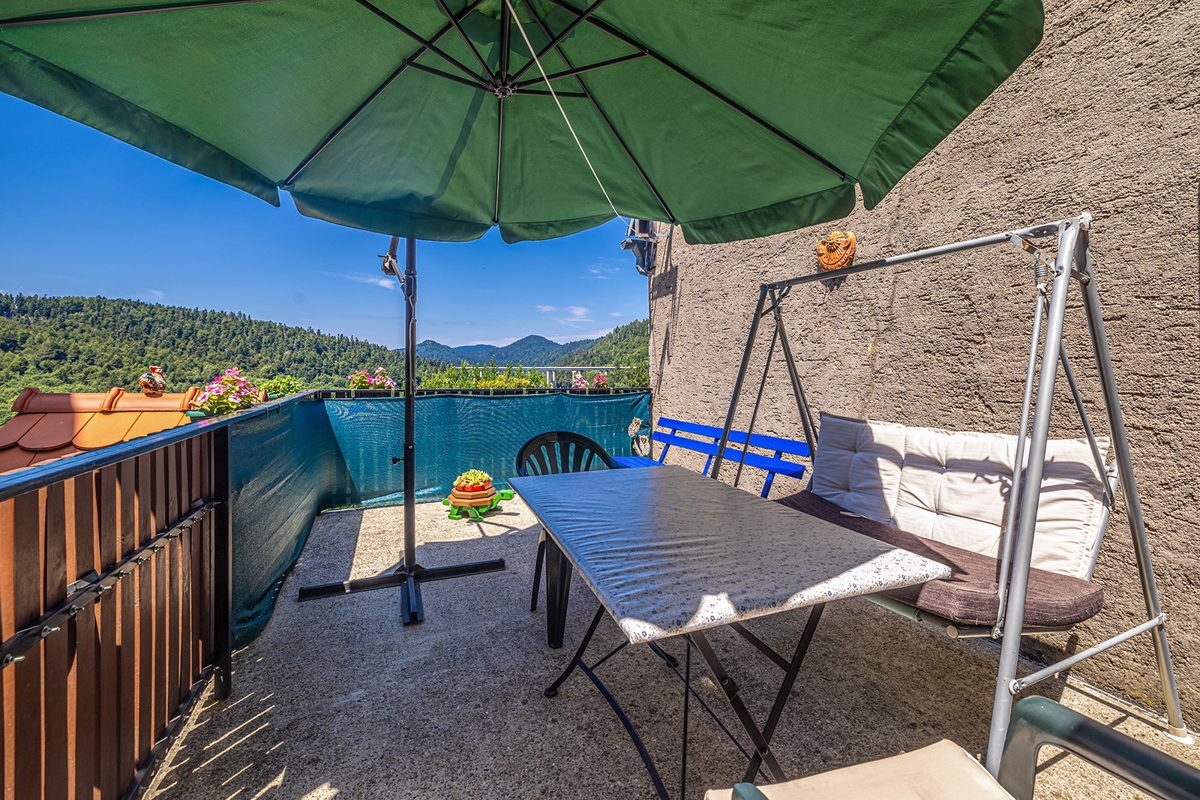 FUŽINE - Hiša s pogledom na jezero