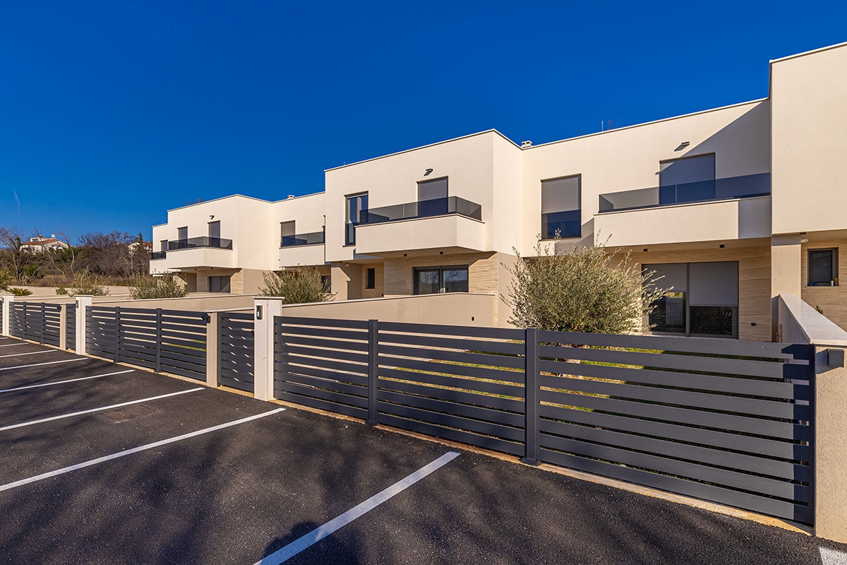 Kukuljanovo - Vrstna hiša z vrtom