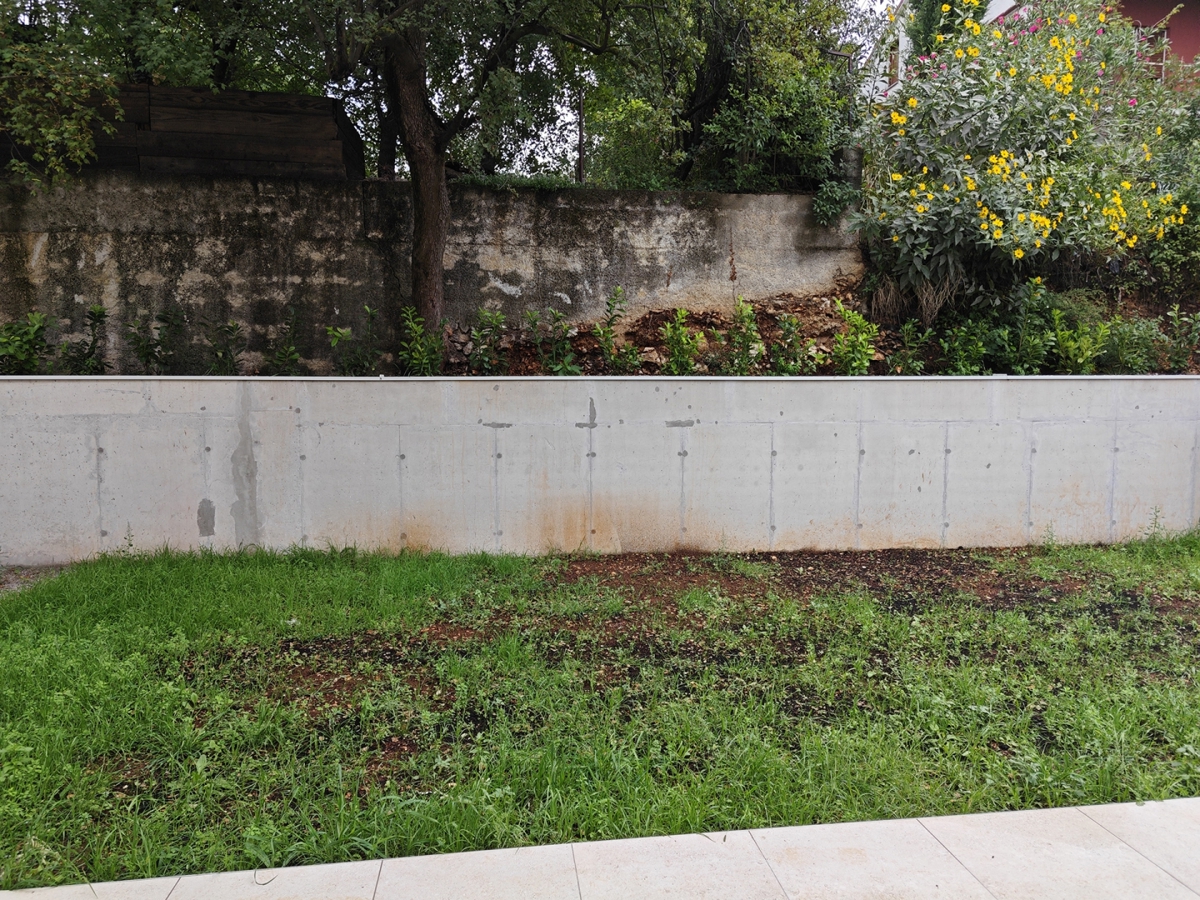 Kukuljanovo - Vrstna hiša z vrtom