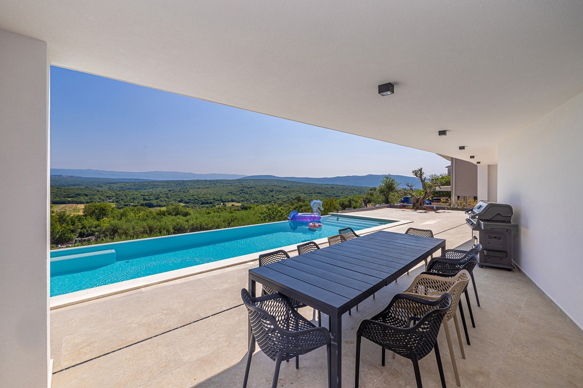 OTOK KRK, širše območje mesta Krk - Luksuzna vila s panoramskim razgledom na naravo