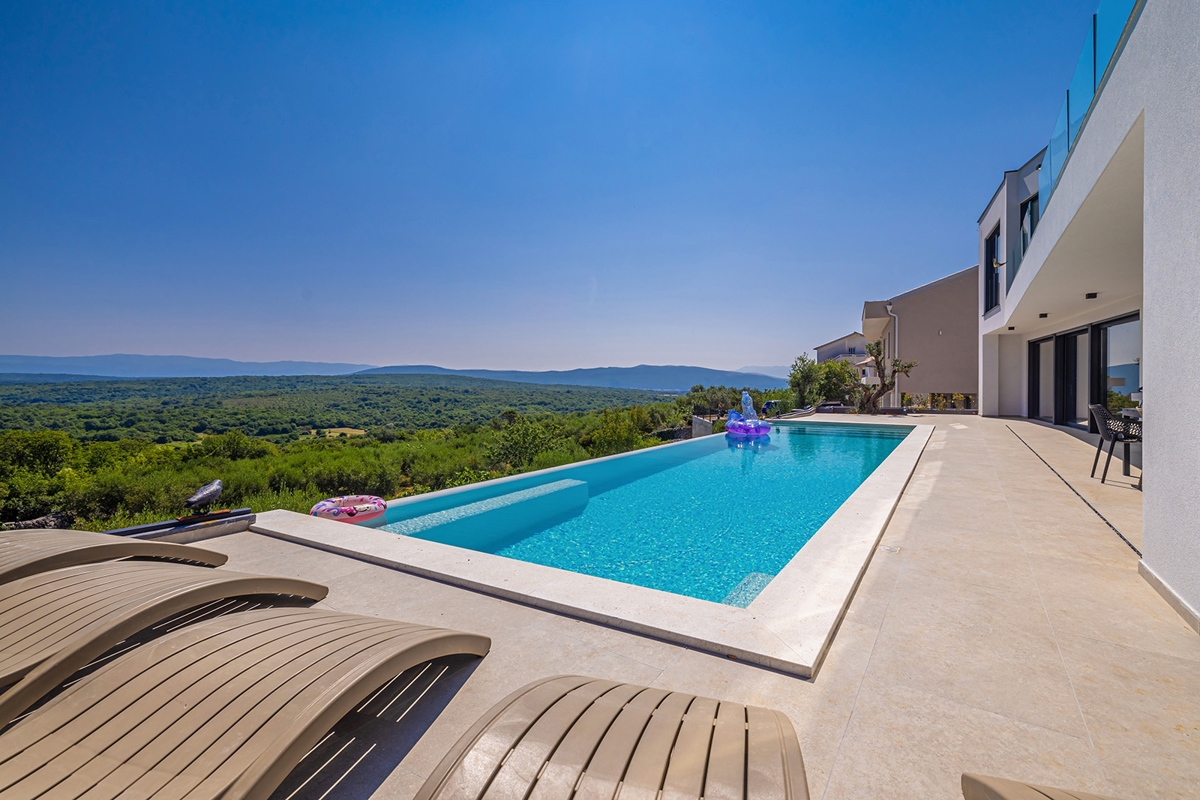 OTOK KRK, širše območje mesta Krk - Luksuzna vila s panoramskim razgledom na naravo