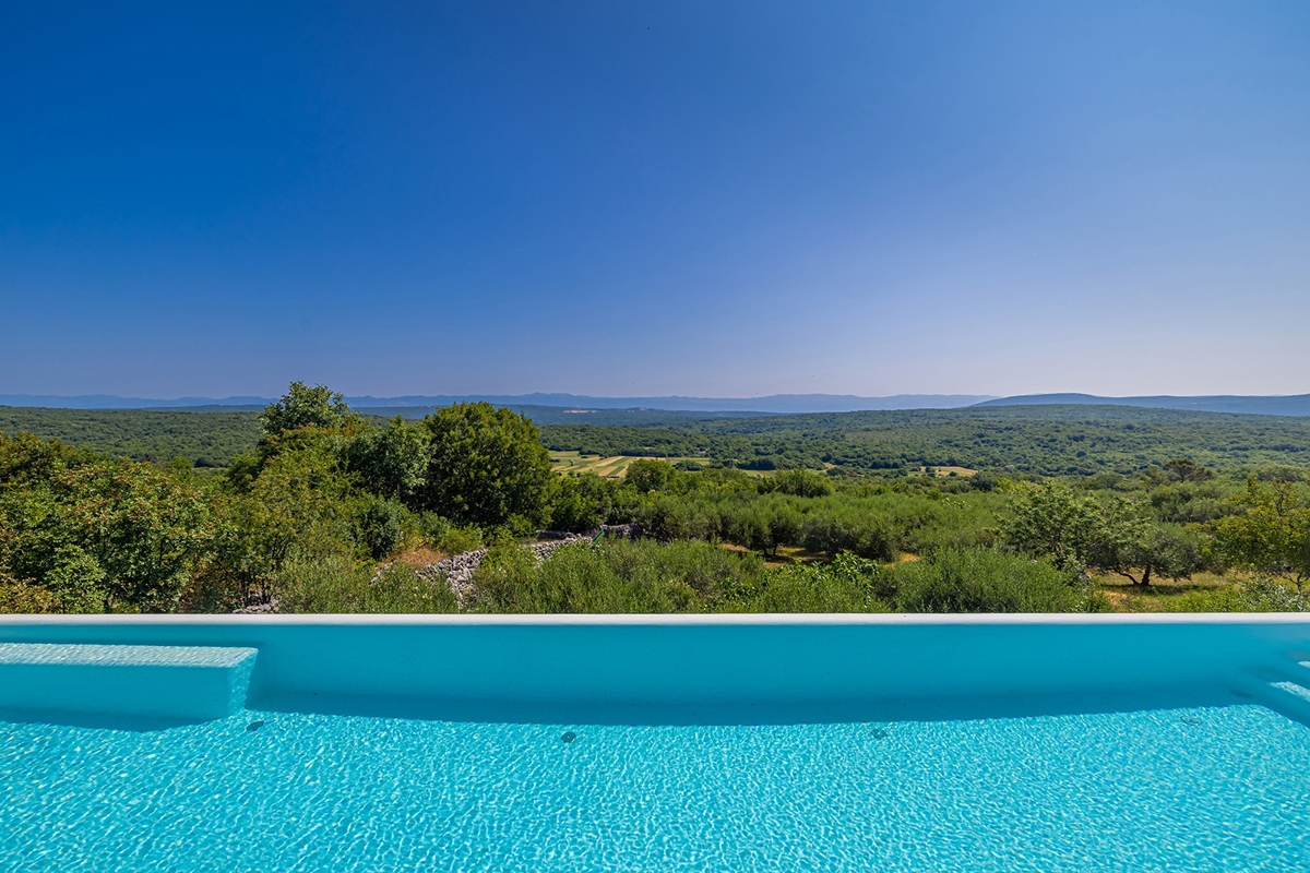 OTOK KRK, širše območje mesta Krk - Luksuzna vila s panoramskim razgledom na naravo