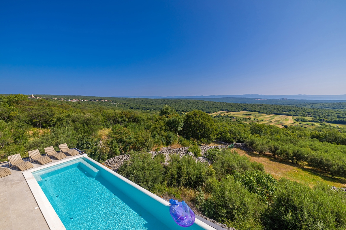 OTOK KRK, širše območje mesta Krk - Luksuzna vila s panoramskim razgledom na naravo