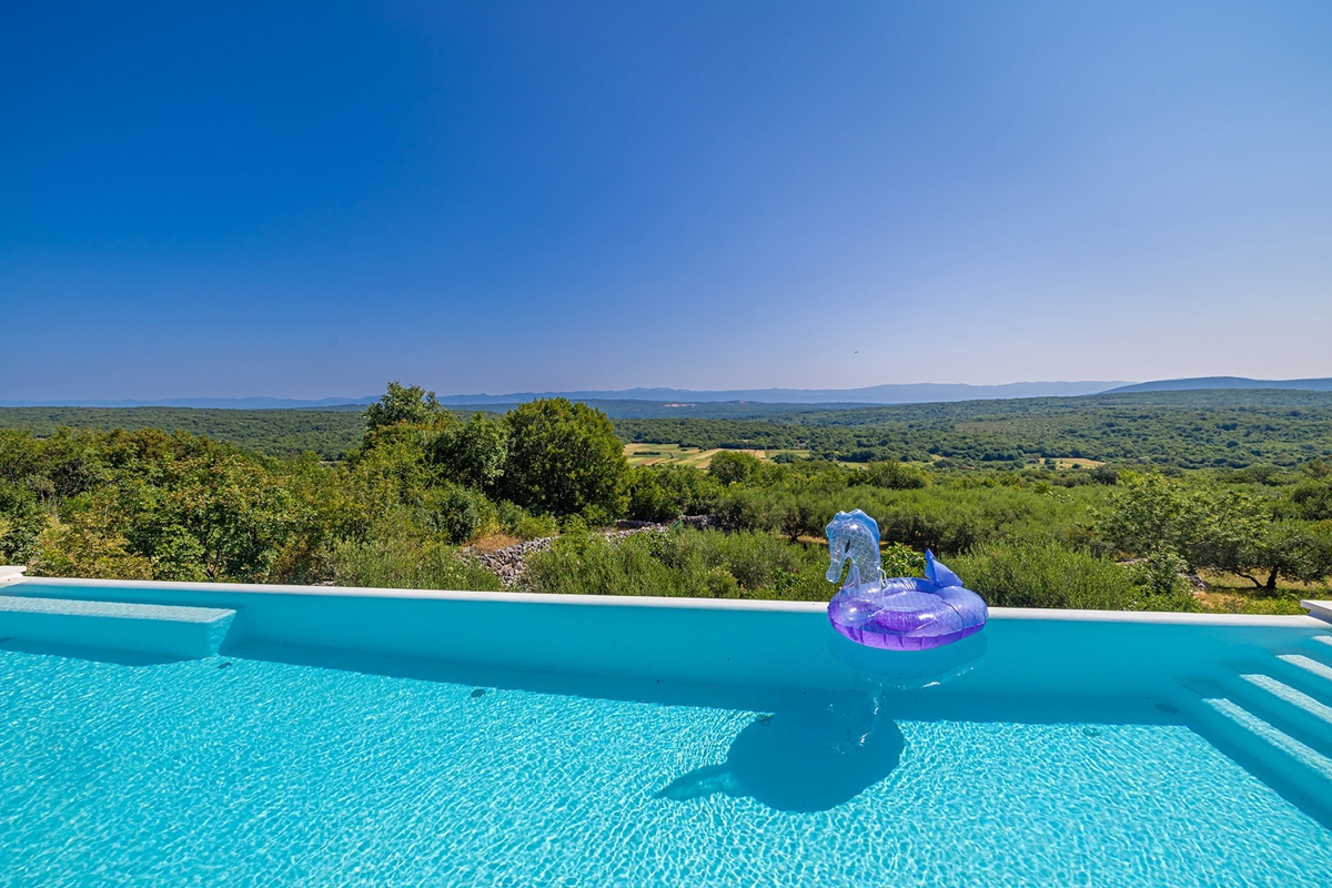 OTOK KRK, širše območje mesta Krk - Luksuzna vila s panoramskim razgledom na naravo
