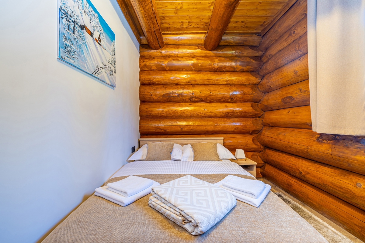 GORSKI KOTAR, FUŽINE - Planinska hiša s savno in jacuzzijem