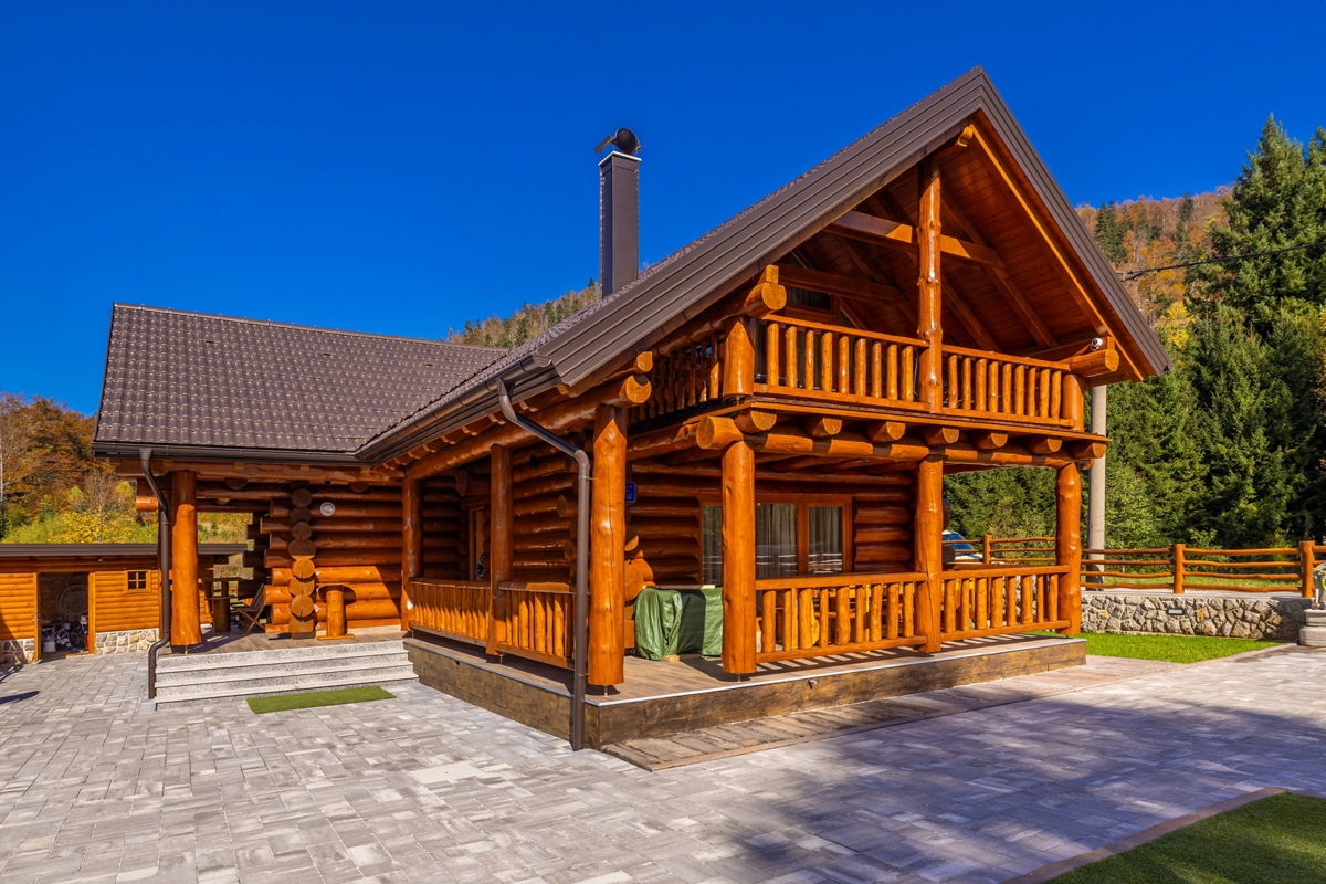 GORSKI KOTAR, FUŽINE - Planinska hiša s savno in jacuzzijem