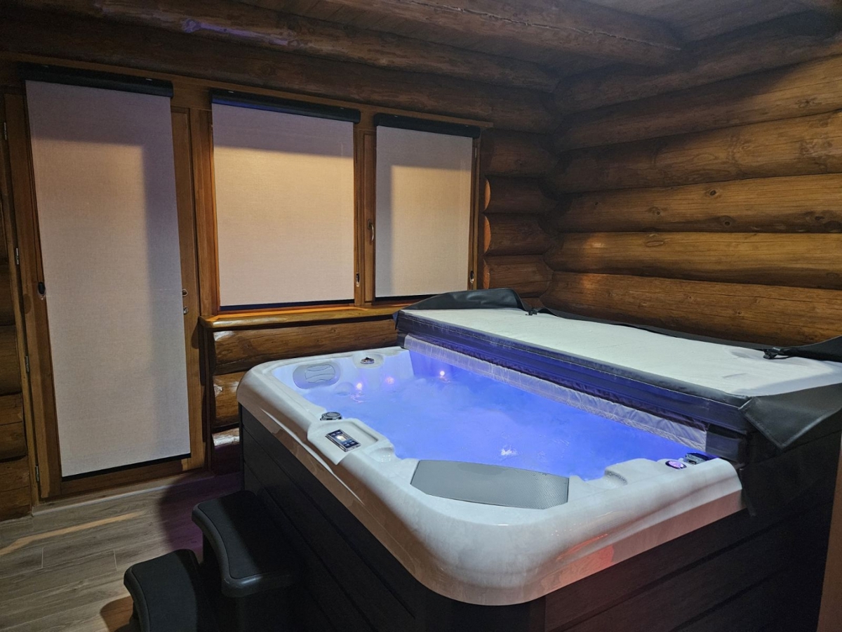 GORSKI KOTAR, FUŽINE - Planinska hiša s savno in jacuzzijem