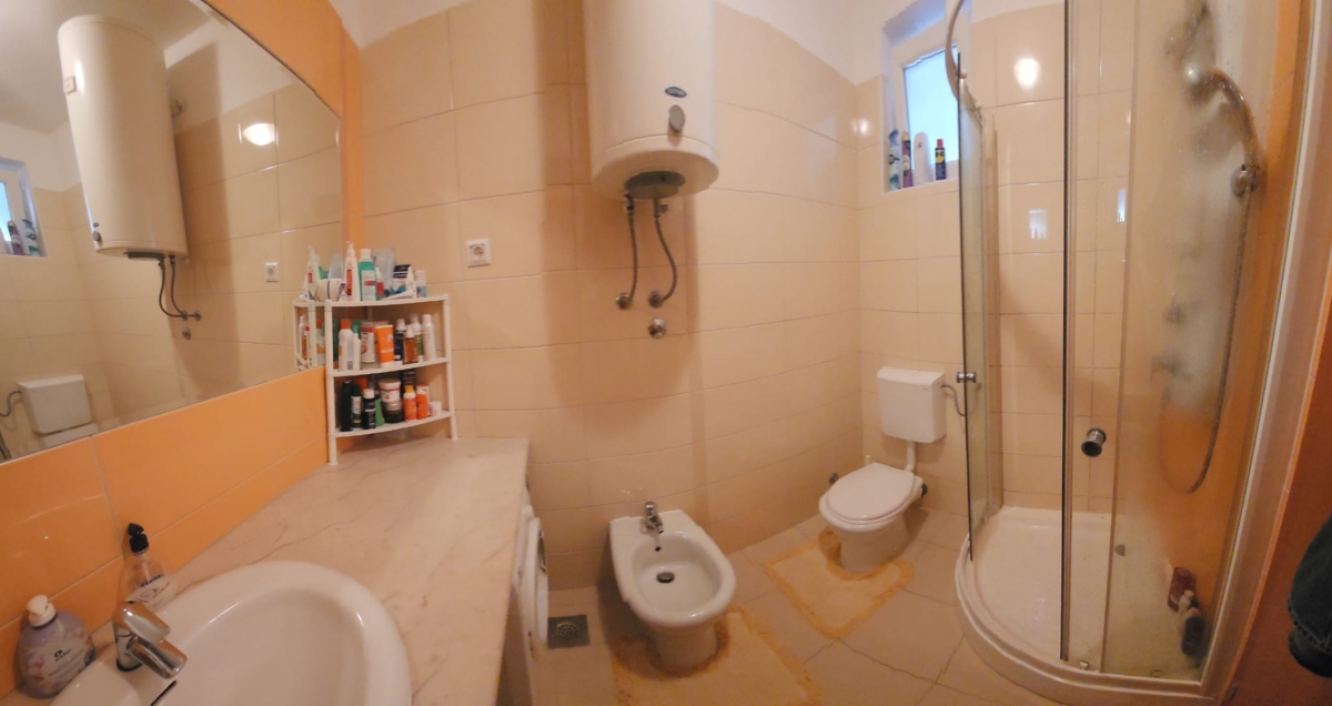 OTOK KRK, BAŠKA - Dvosobno stanovanje z vrtom, blizu morja