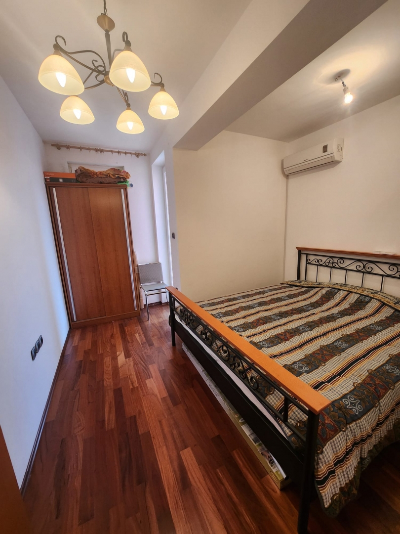 OTOK KRK, BAŠKA - Dvosobno stanovanje z vrtom, blizu morja