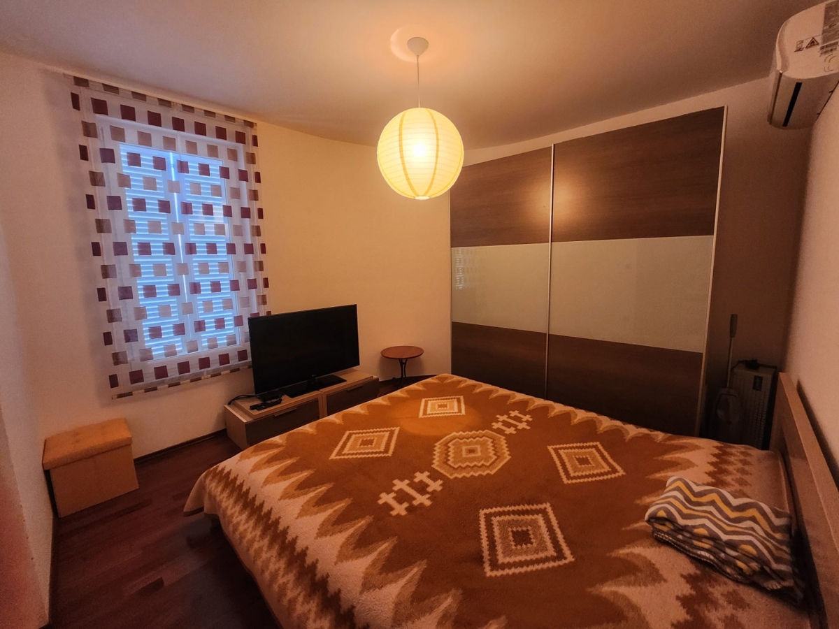 OTOK KRK, BAŠKA - Dvosobno stanovanje z vrtom, blizu morja