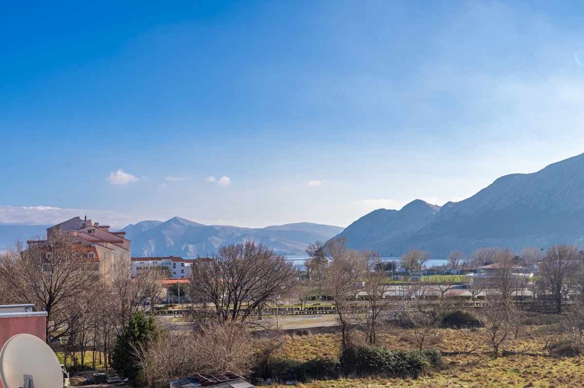 OTOK KRK, BAŠKA - Dvoetažni apartma s pogledom na morje