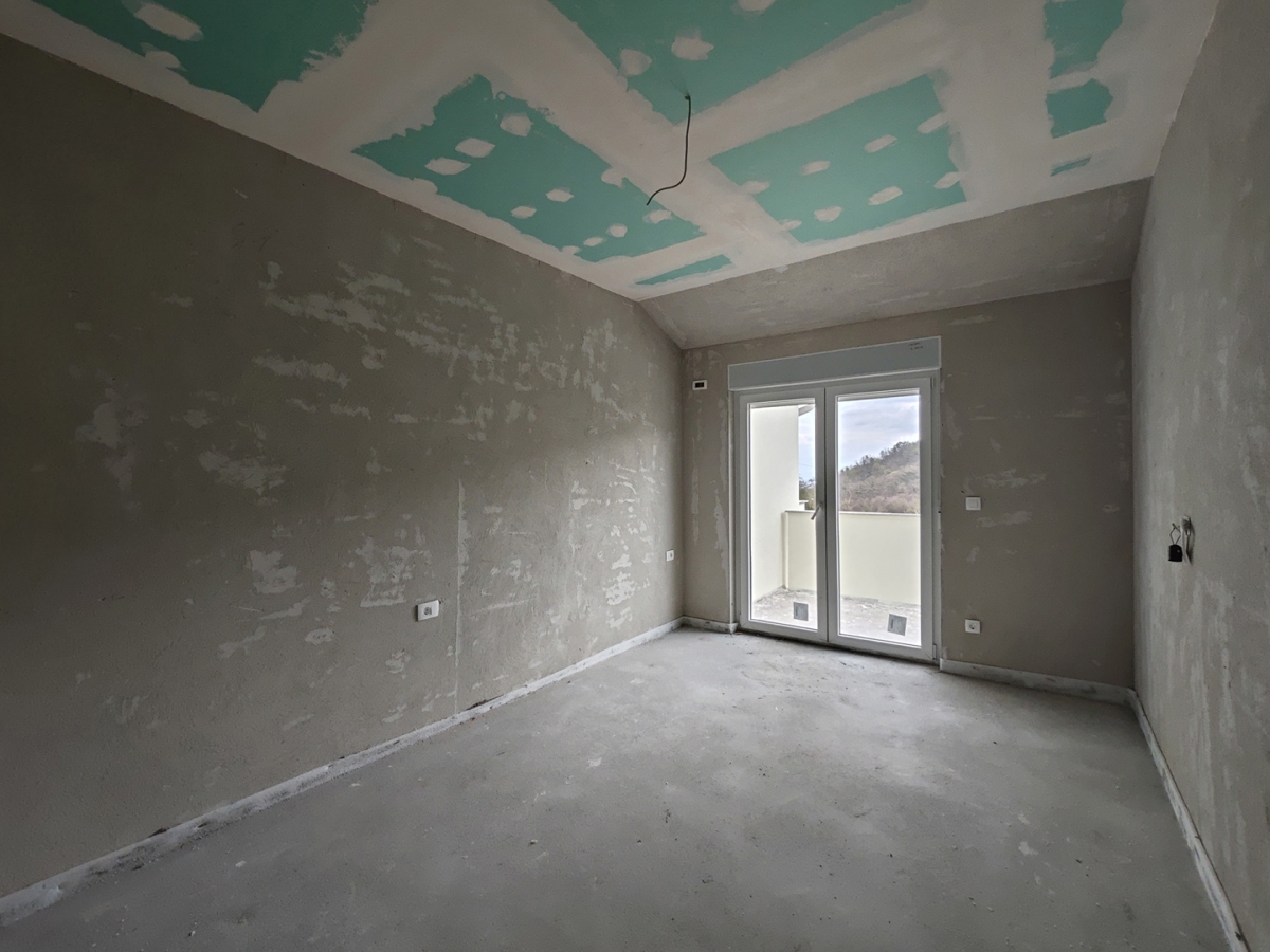 RIJEKA, ŠKURINJE - Trisobna vrstna hiša