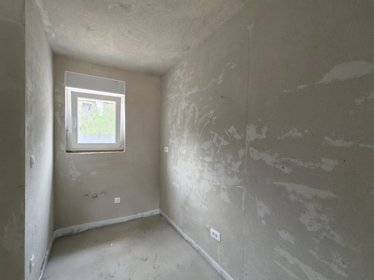 RIJEKA, ŠKURINJE - Trisobna vrstna hiša