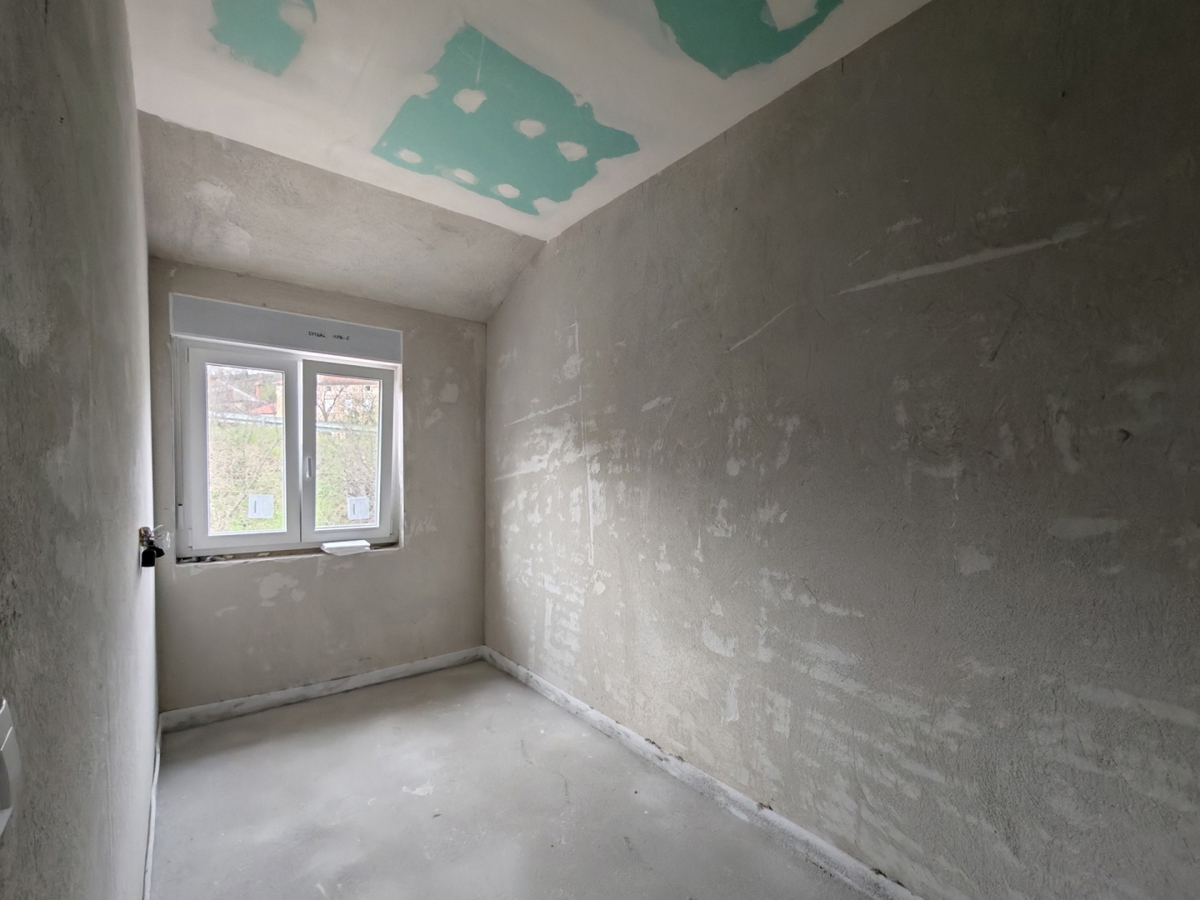 RIJEKA, ŠKURINJE - Trisobna vrstna hiša