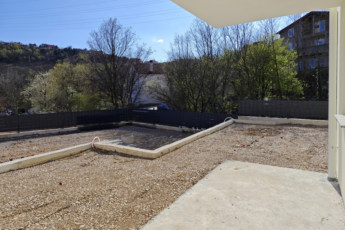 RIJEKA, ŠKURINJE - Trisobna vrstna hiša