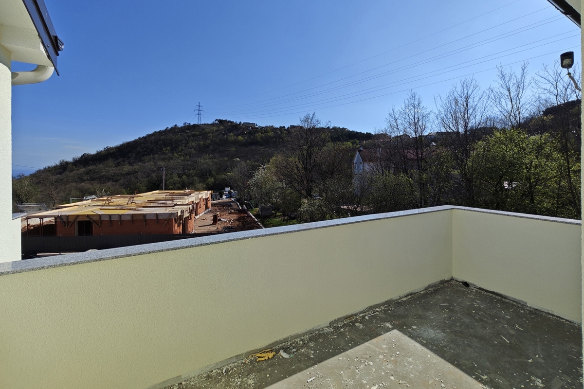 RIJEKA, ŠKURINJE - Trisobna vrstna hiša