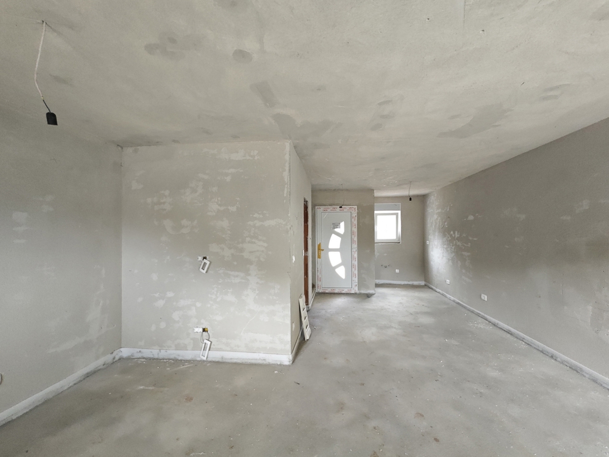 RIJEKA, ŠKURINJE - Trisobna vrstna hiša