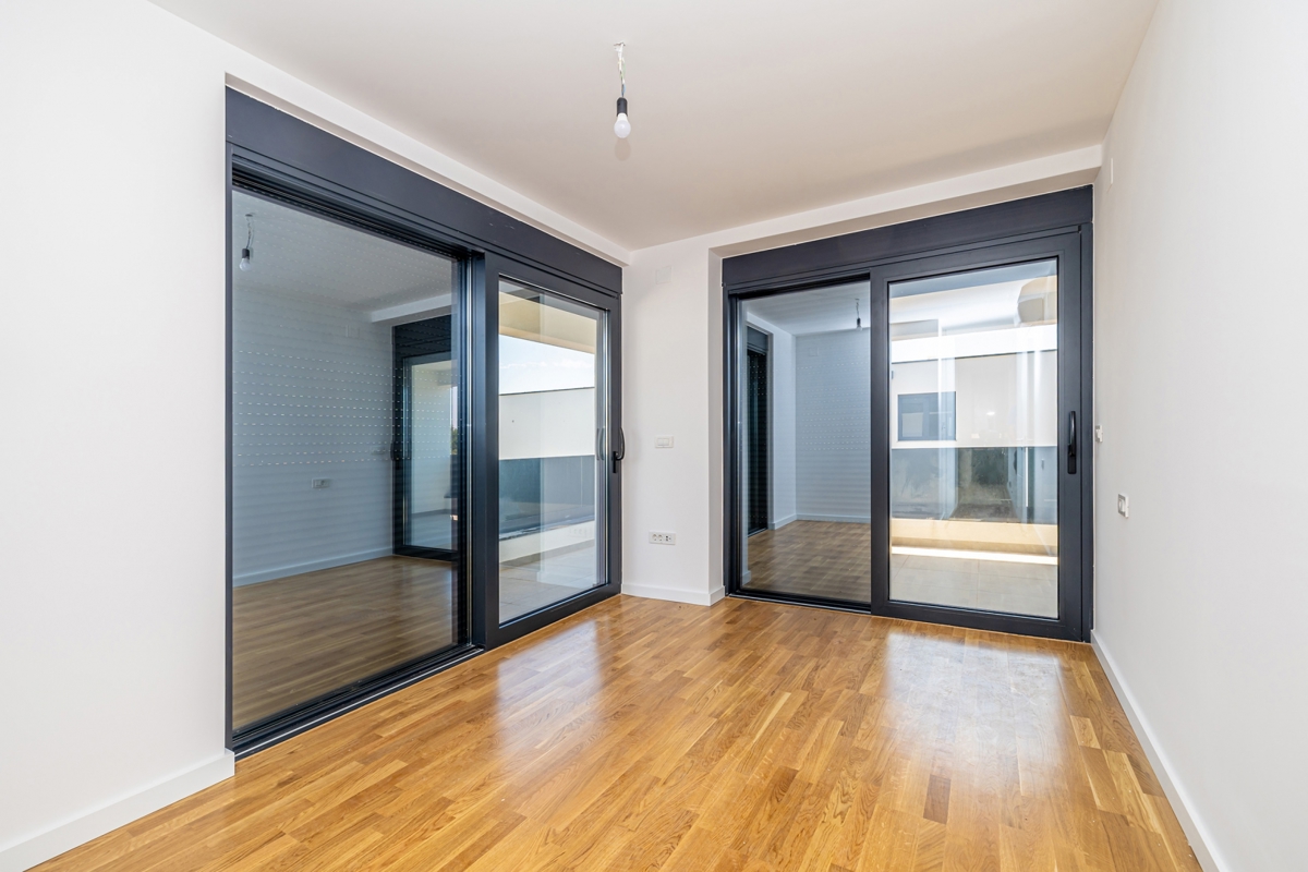 Mesto Krk - Dvonadstropni luksuzni apartma s strešno teraso in bazenom