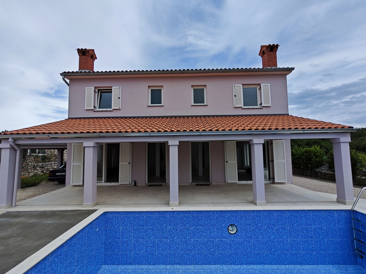 OTOK KRK - Hiša z dvema dvoetažnima apartmajema in bazenom